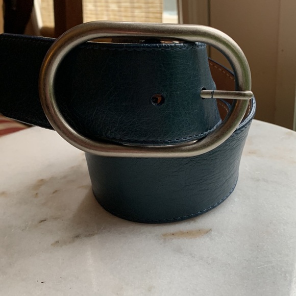 🇨🇦BRAVE leather belt with silver tone modern buckle - Picture 3 of 11